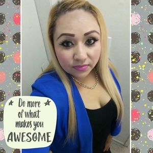 Meet your Posher, Violeta